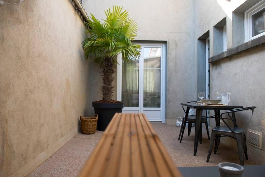 L'Etage Et Son Patio Lejlighed Ruelle-sur-Touvre Eksteriør billede